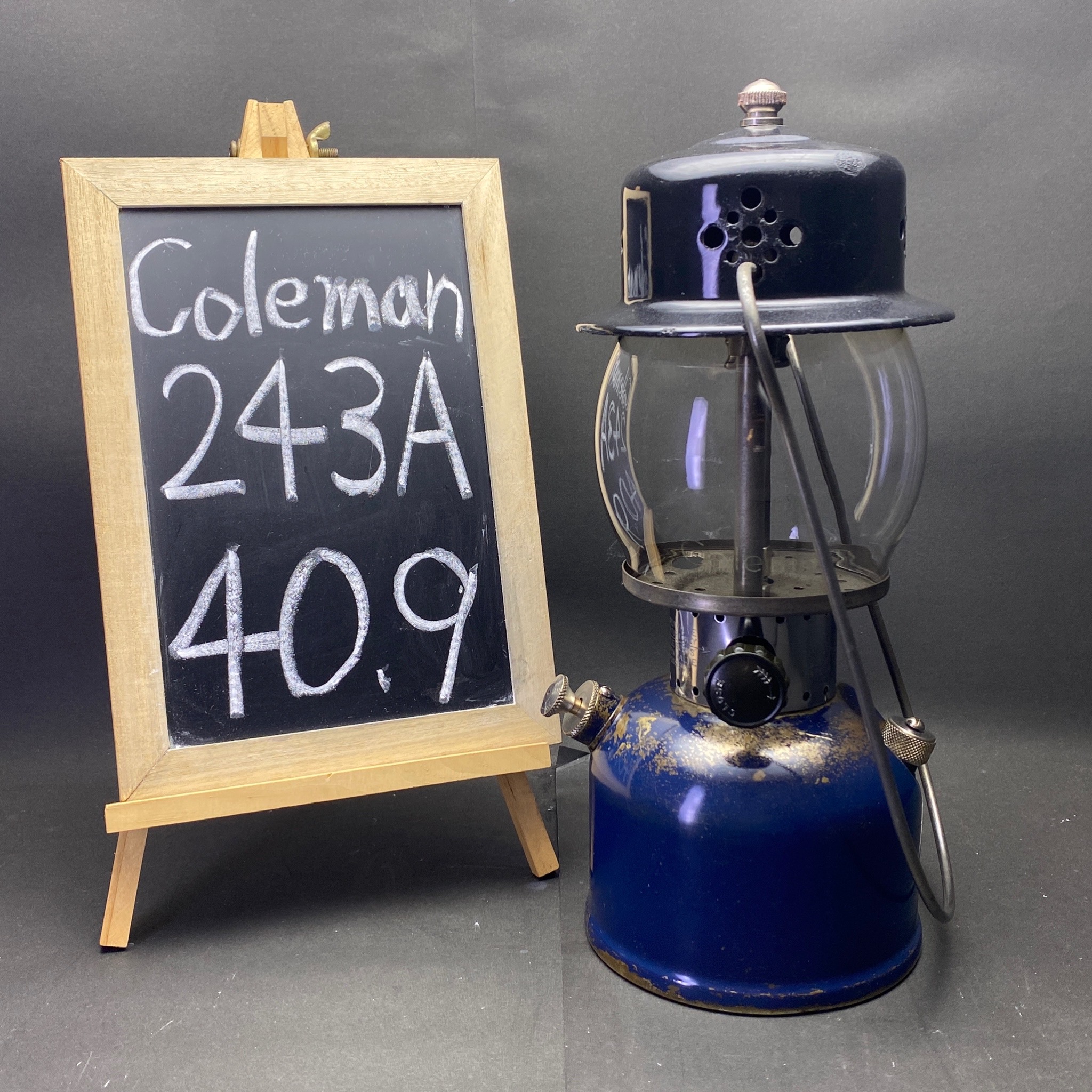 1940s COLEMAN 243A LANTERN | U's Lantern